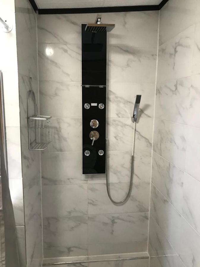 Ferienwohnung Le Flamboyant Avec Piscine Chauffee 30° Et Jacuzzi Saint-André Exterior foto